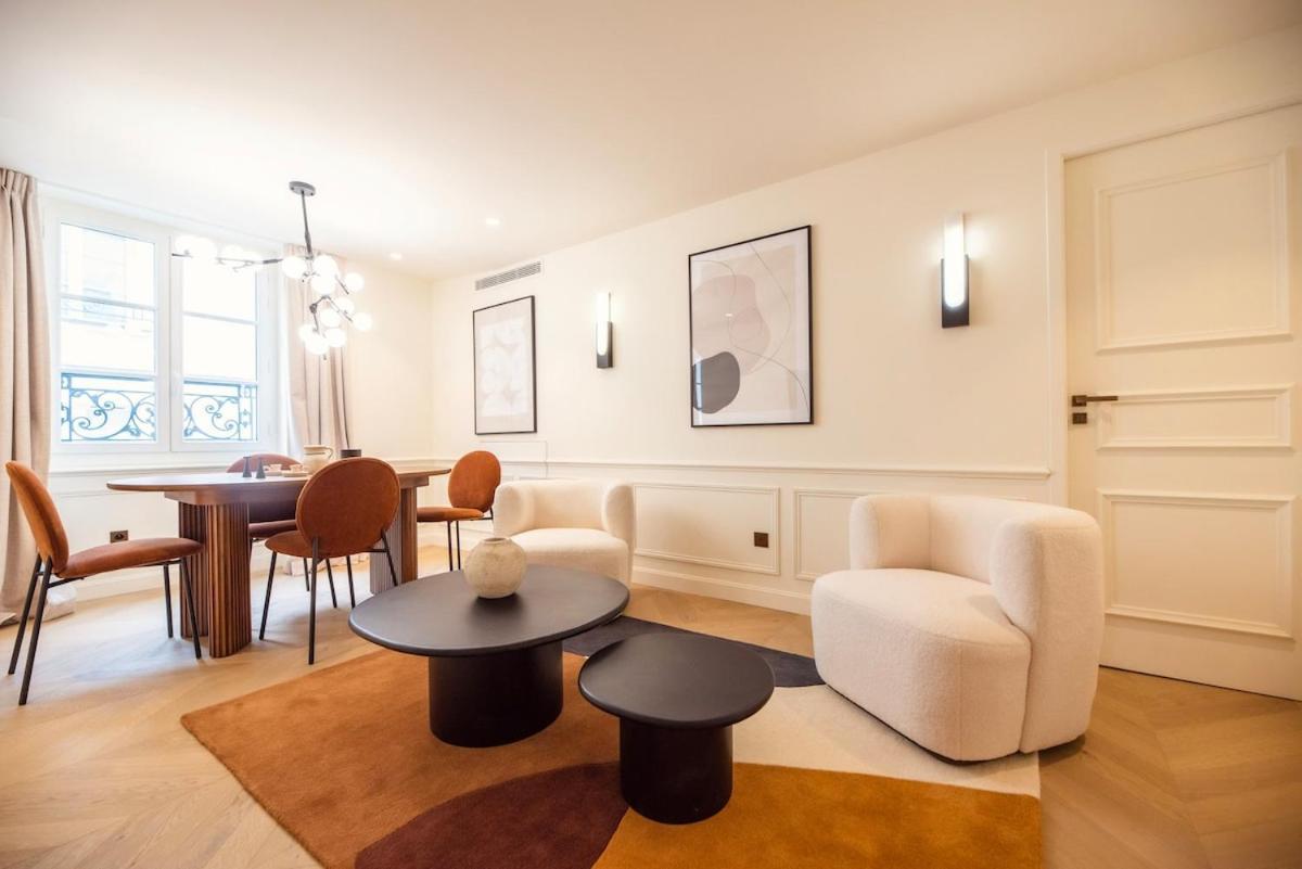 Appartamento De Luxe D'une A Proximite Du Louvre Iii *