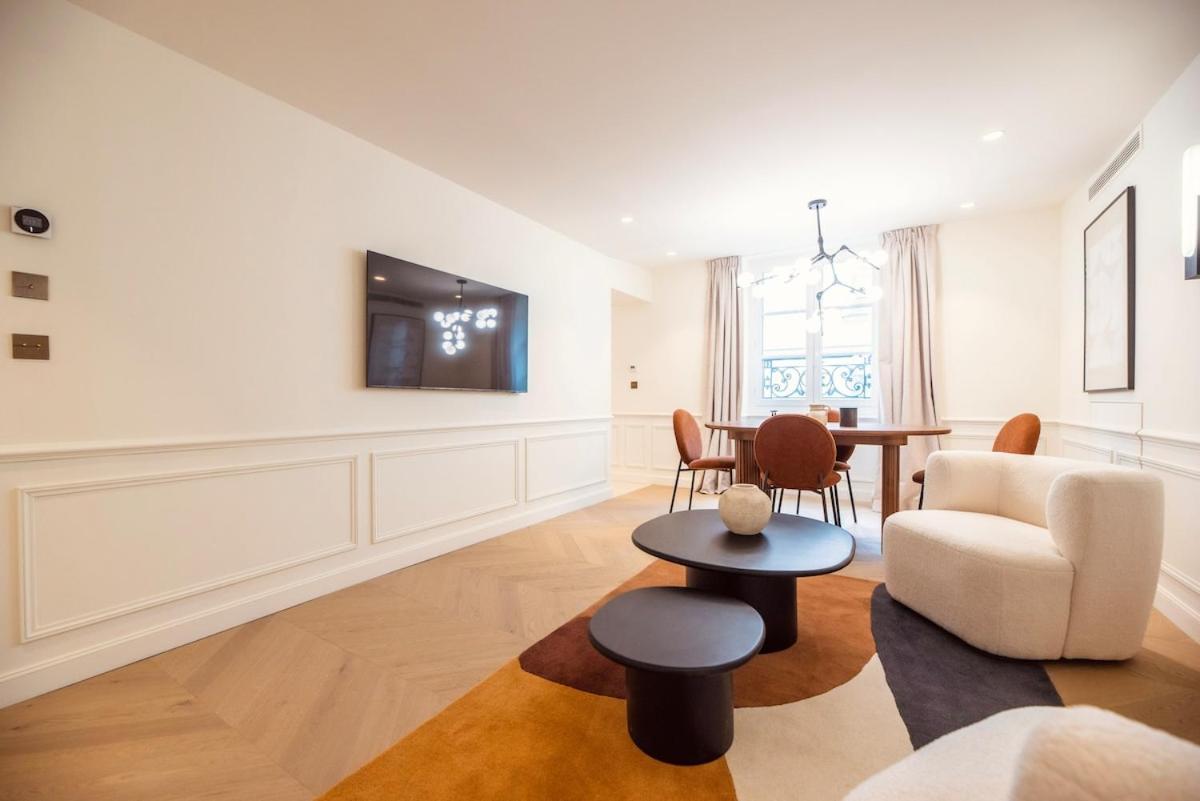 De Luxe D'une A Proximite Du Louvre Iii Parigi
