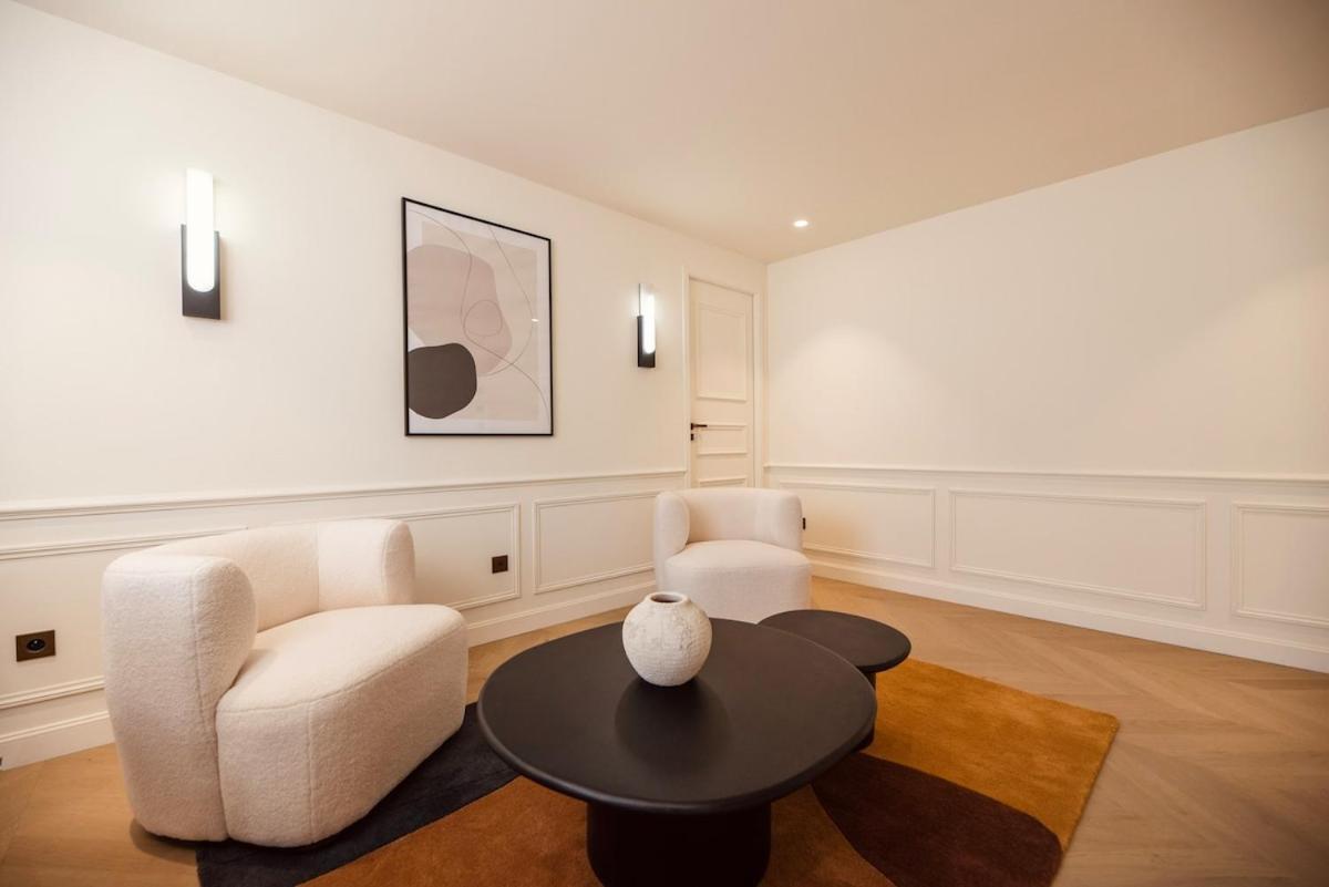 Apartment De Luxe D'une A Proximite Du Louvre Iii Paris